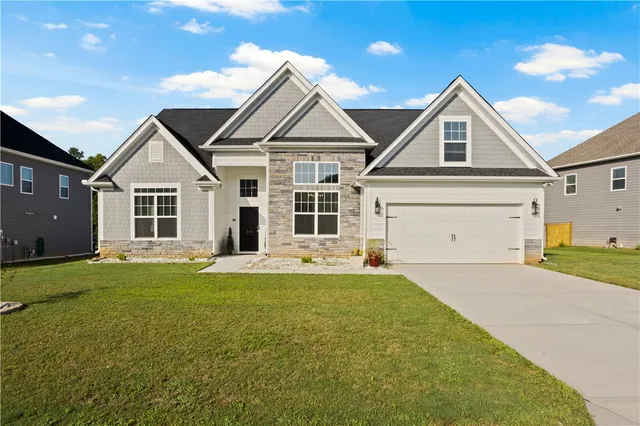 $533,642 | 318 Carriage Hl Drive, Easley, SC 29642