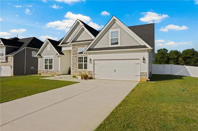 $525,642 | 318 Carriage Hl Drive, Easley, SC 29642