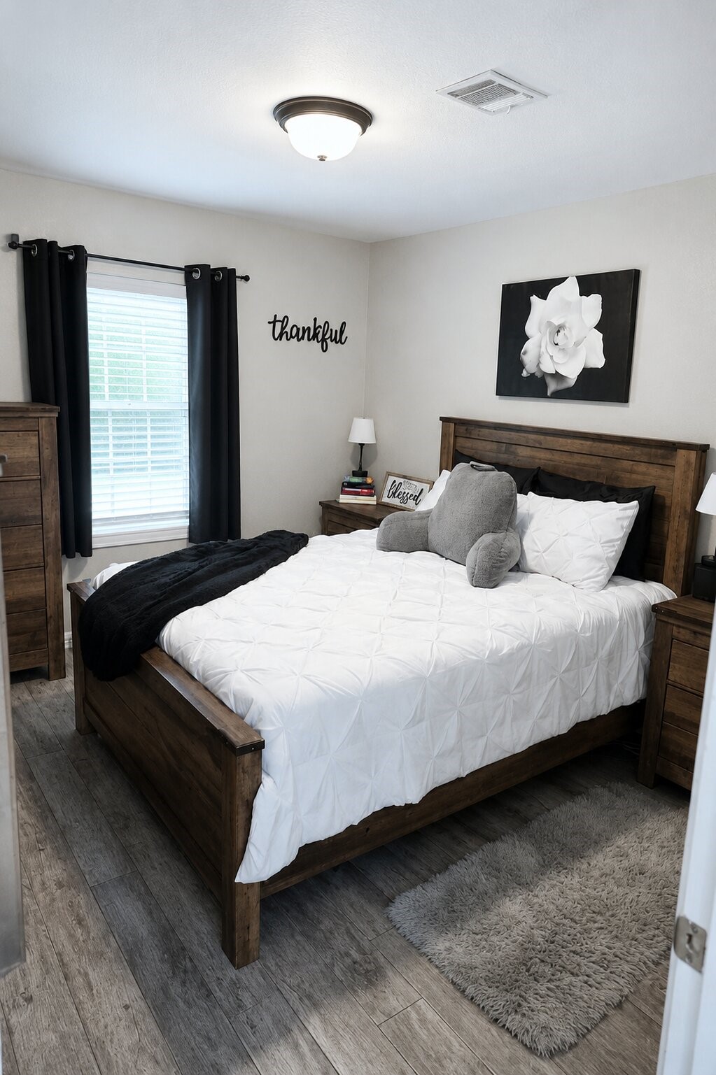 315 East Janisch Road Houston, TX 77022 - Photo 12 of 25 Primary Bedroom