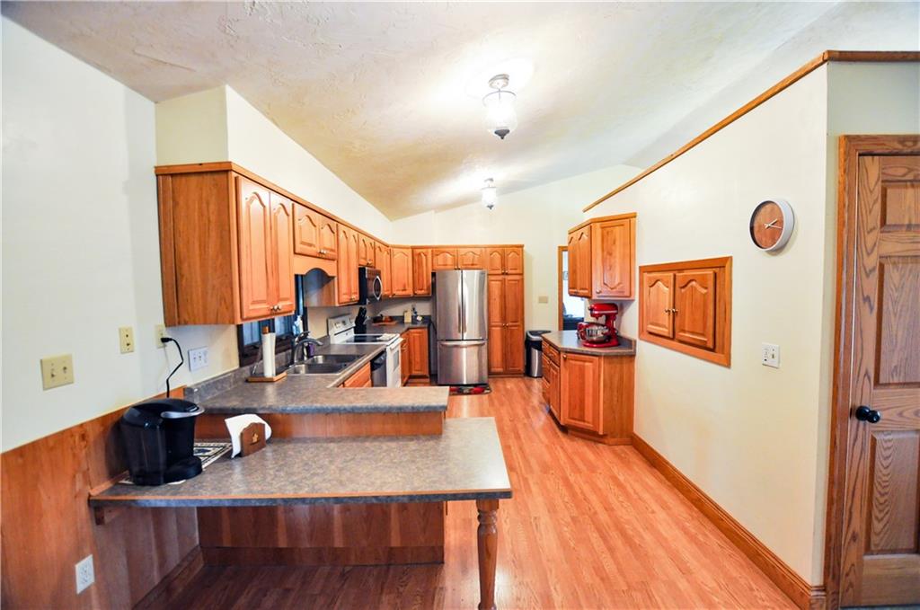 160 Blakely Road Butler, PA 16002 - Photo 4 of 21