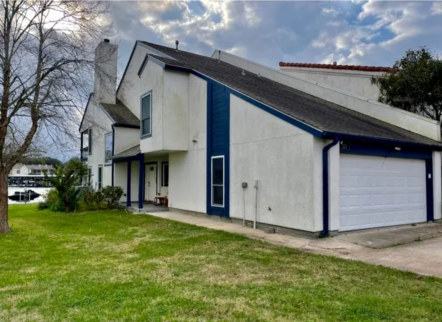 $3,300 | 221-capetown Capetown Way, Montgomery, TX 77356