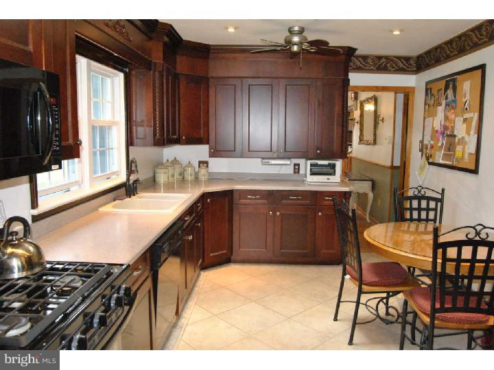 14 Austin Road Yardley, PA 19067 - Photo 2 of 18 Kitchen