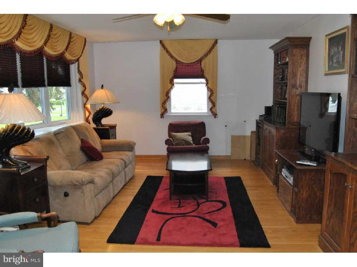 14 Austin Road Yardley, PA 19067 - Photo 8 of 18 Living Room