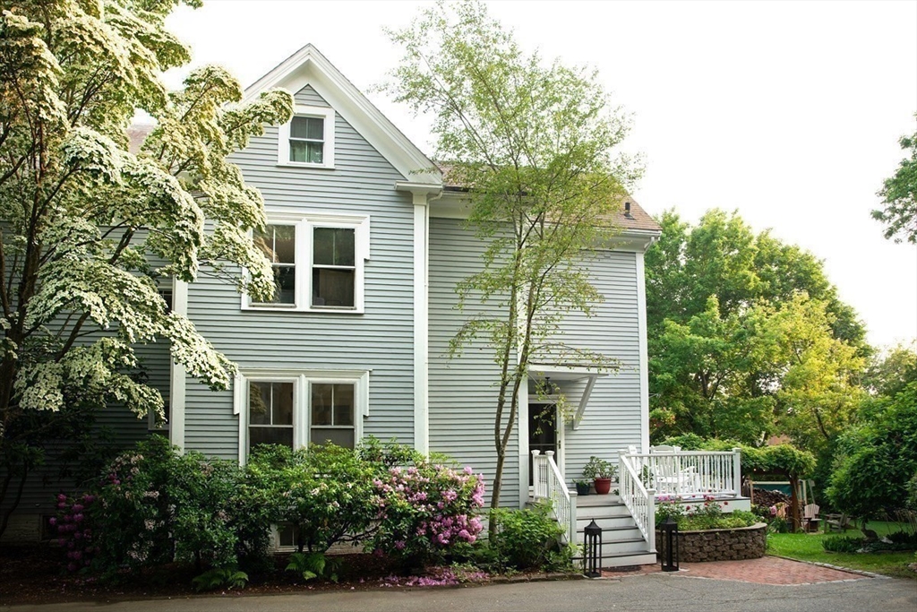 20 Manning Street, Unit 2 Ipswich, MA 01938 - Photo 27 of 27 a front view of a house with garden