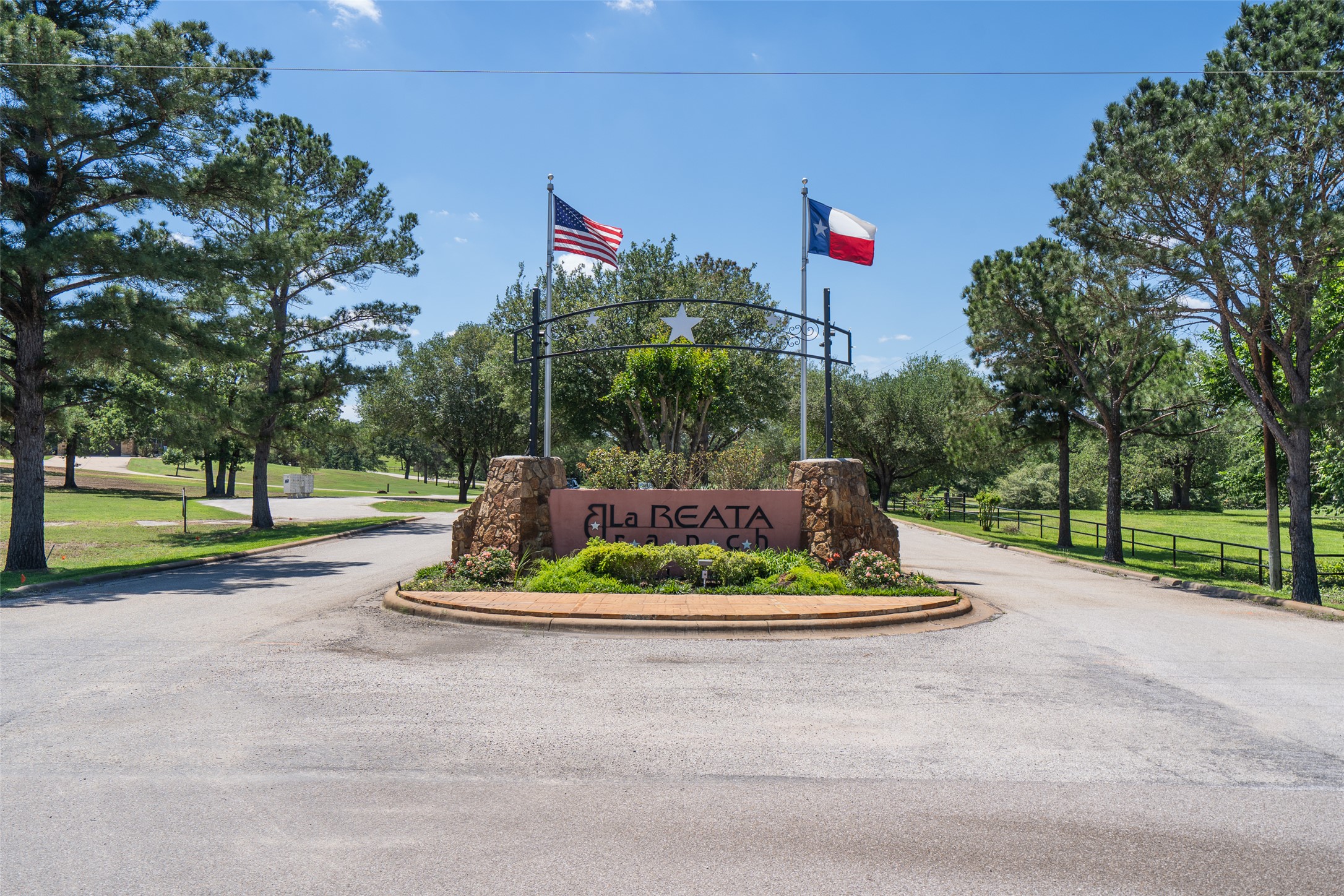 133 Roundup Ridge Smithville, TX 78957 - Photo 2 of 11 Welcome to La Reata Ranch!