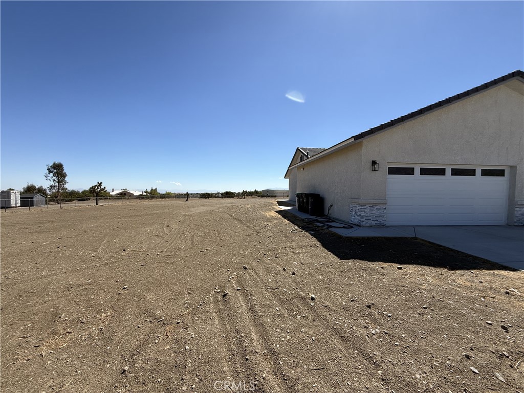 9591 Burbank Road Phelan, CA 92371 - Photo 3 of 11