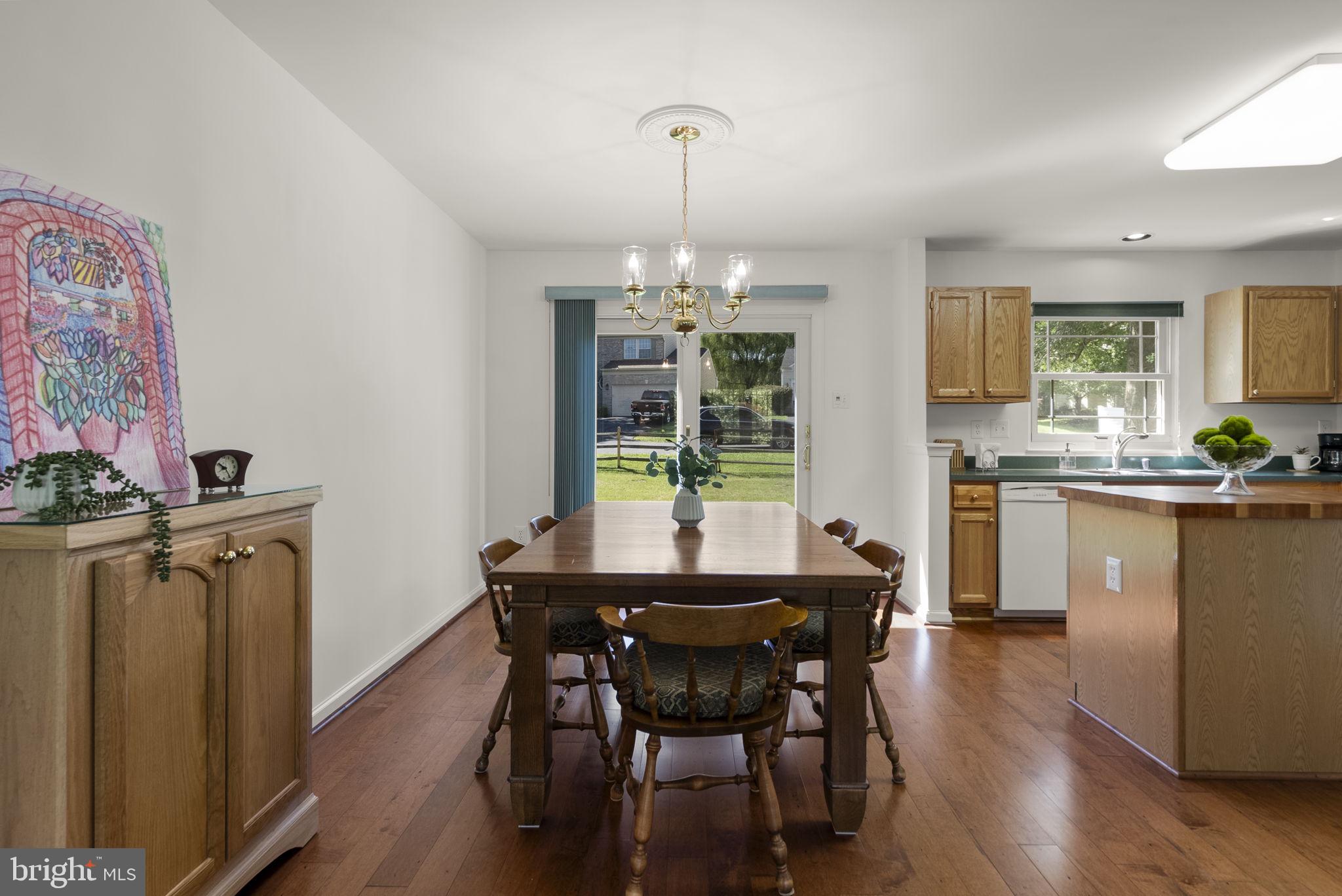 9543 Ridgeview Drive Columbia, MD 21046 - Photo 11 of 44 Bright dining area