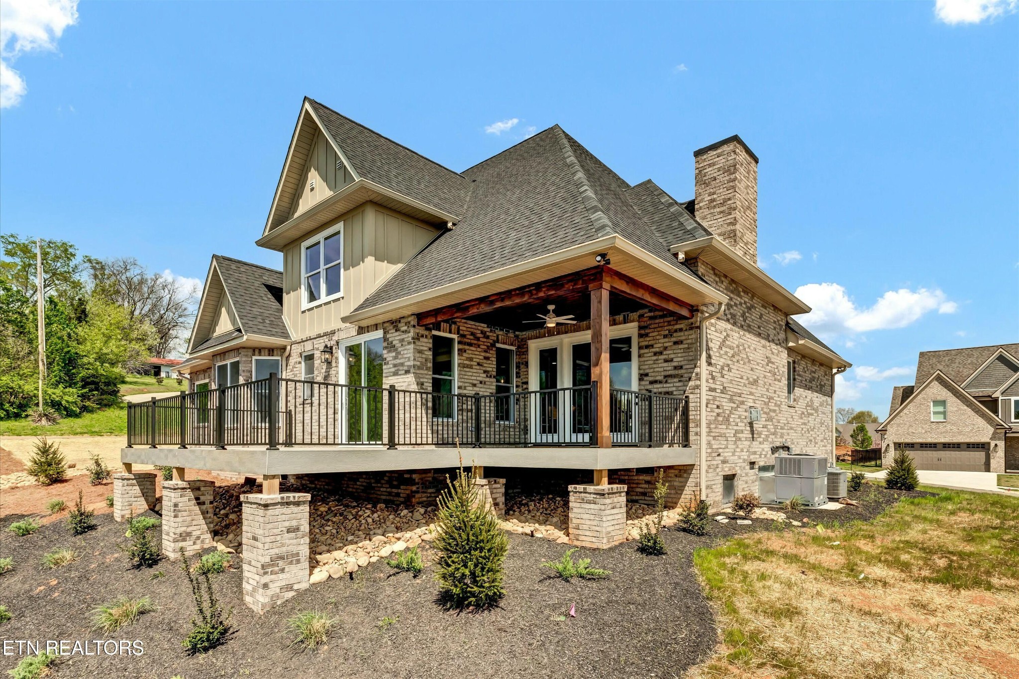 819 Anchor Vista Road Knoxville, TN 37934 - Photo 29 of 31 a front view of a house with a yard