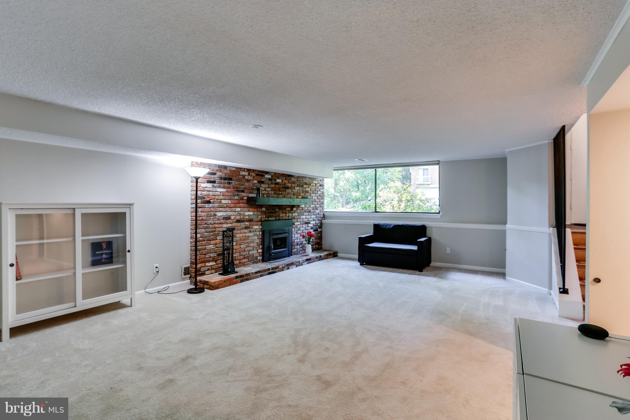 9514 Good Lion Road Columbia, MD 21045 - Photo 23 of 30 Spacious family room