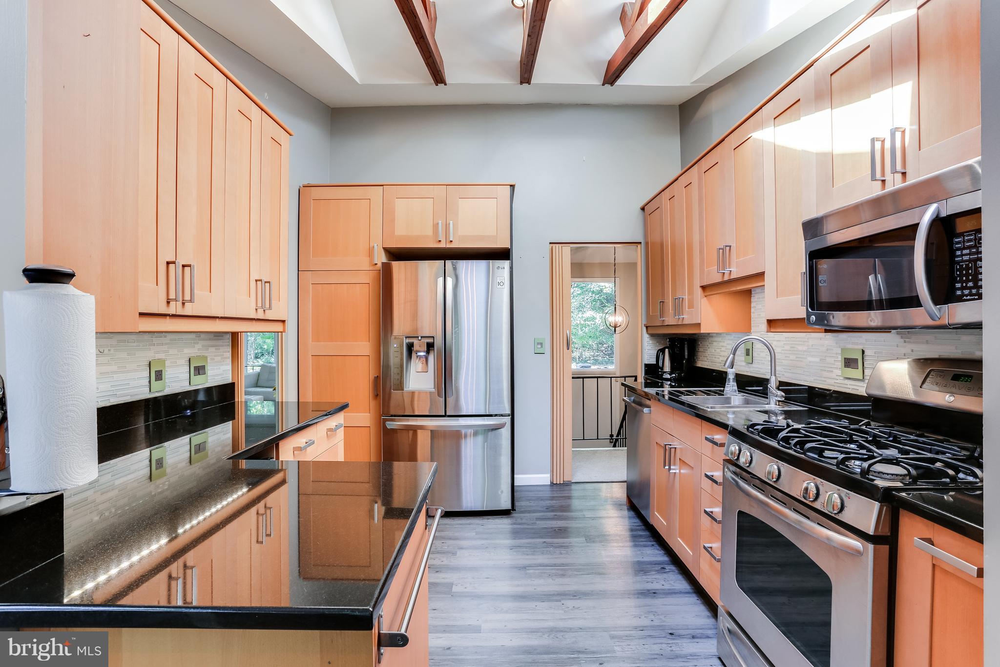 9514 Good Lion Road Columbia, MD 21045 - Photo 7 of 30 Beautiful expanded and renovated kitchen