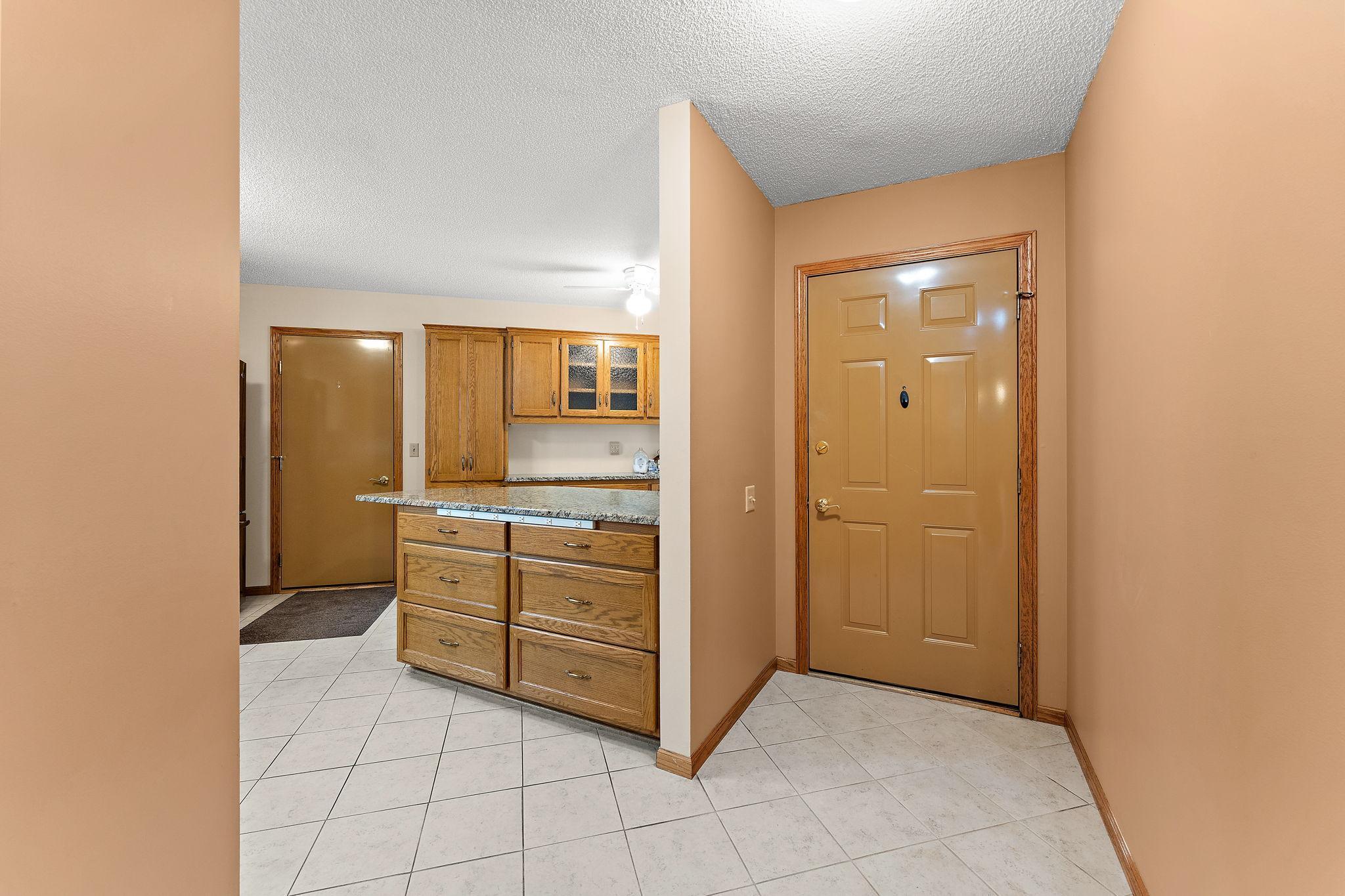 3434 Silver Lane Northeast St. Anthony, MN 55421 - Photo 12 of 37