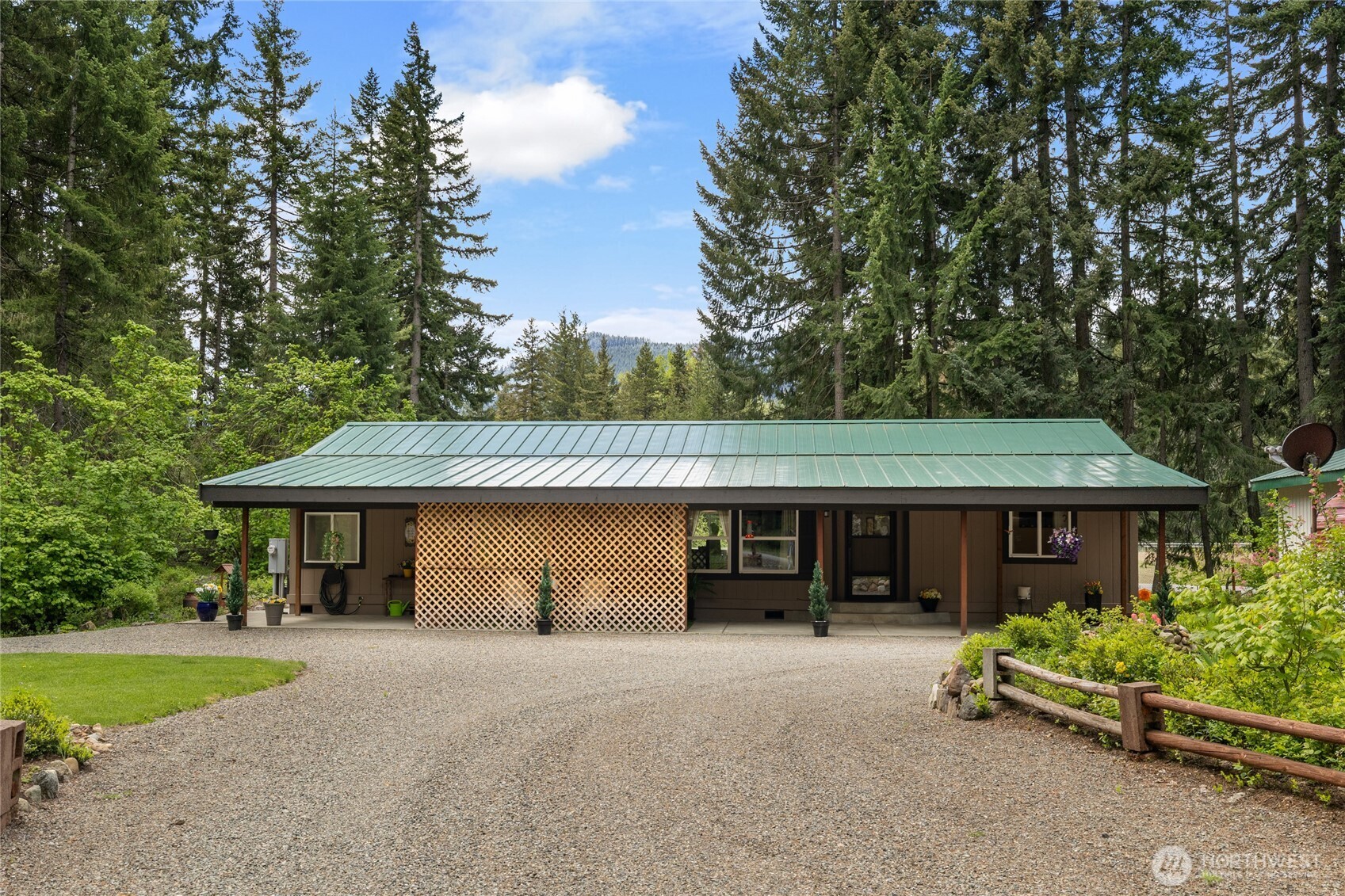 120 Silver Trail Road Easton, WA 98925 - Photo 3 of 32 Gallery Image 3