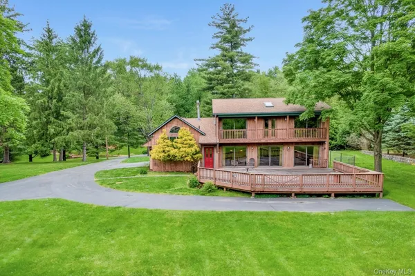 $849,500 | 8 Kingwood Park, Poughkeepsie, NY 12601