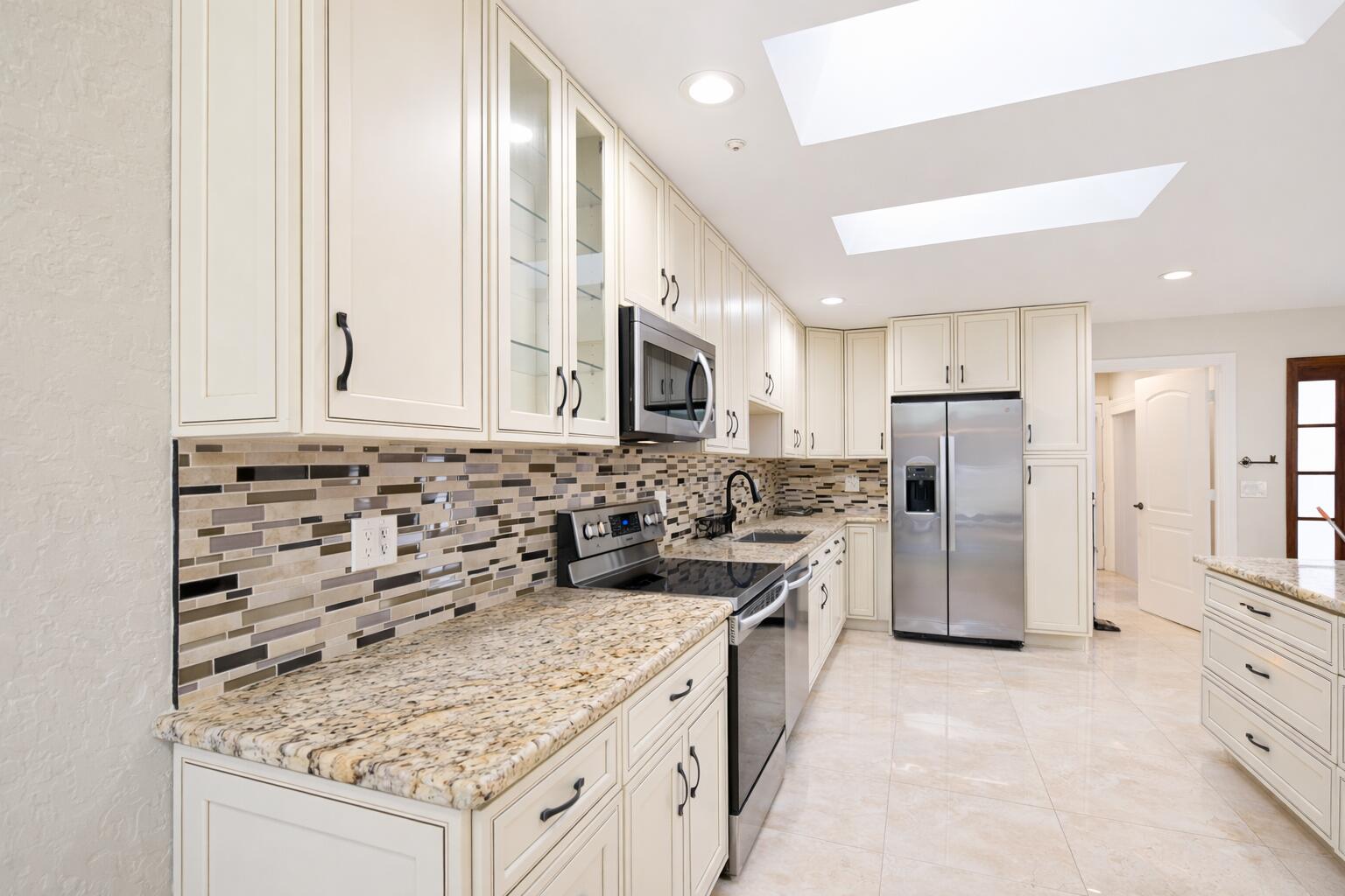 9044 Villa Portofino Circle Boca Raton, FL 33496 - Photo 12 of 41 41b433d9-b4a1-4b1a-b4a4-a9fdfaf57f4b