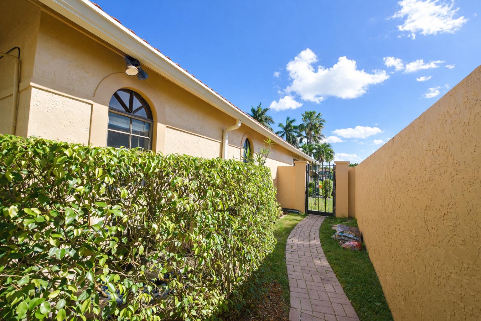 9044 Villa Portofino Circle Boca Raton, FL 33496 - Photo 41 of 41 4dfe30b7-996e-4e33-94c8-9073b910a479