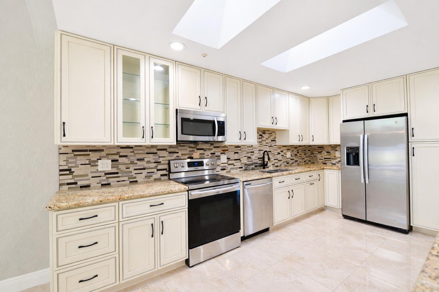 9044 Villa Portofino Circle Boca Raton, FL 33496 - Photo 9 of 41 6f509bff-142a-49ad-a3e5-e3a5a503bf8a