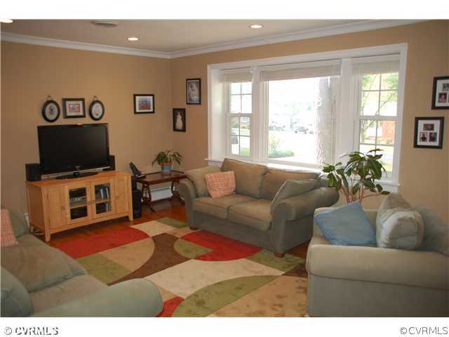 9308 Overhill Road Richmond, VA 23229 - Photo 6 of 24 Living Room
