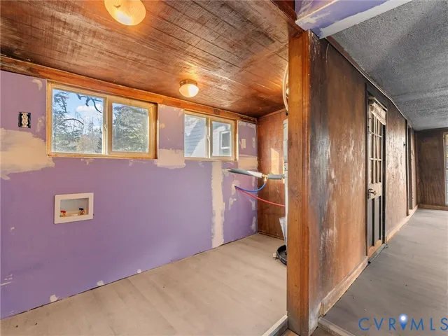 a view of a storage & utility room