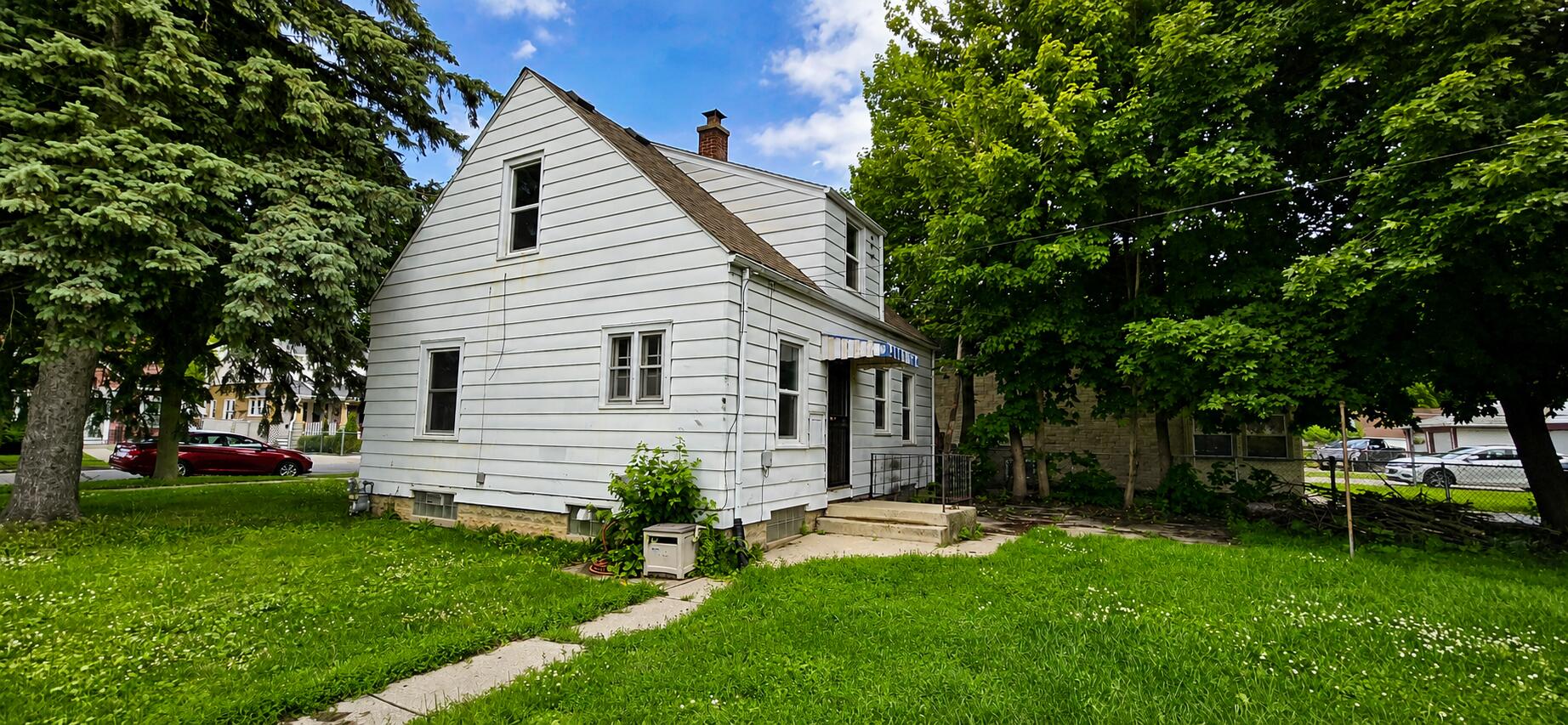 4902 North 19th Street Milwaukee, WI 53209 - Photo 15 of 23 2.5 car garage
