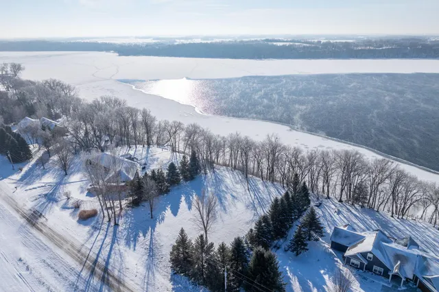 $269,900 | 48901 North Shore Road, Waterville, MN 56096