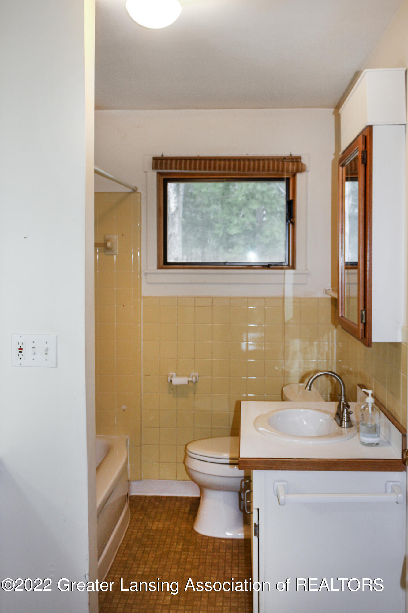 4215 Hulett Road Okemos, MI 48864 - Photo 12 of 46 Full Hall Bath