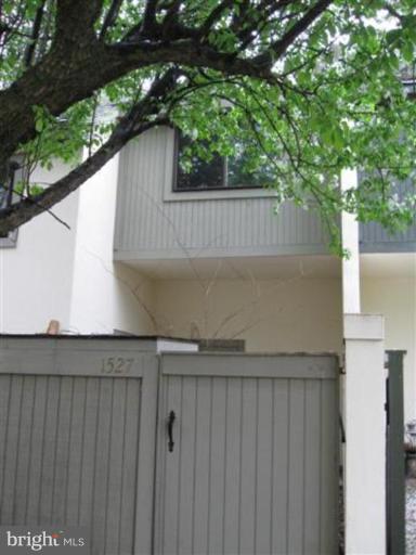 1527 Inlet Court Reston, VA 20190 - Photo 1 of 11 Walk to Lake Anne! Beautiful Updated 4 Level Home