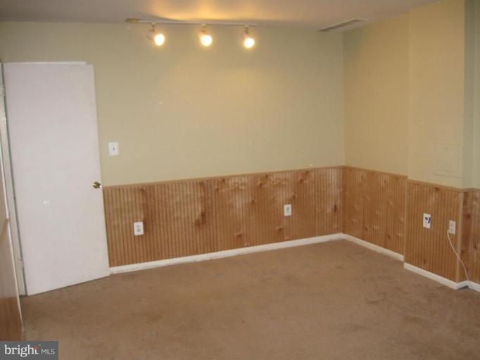 1527 Inlet Court Reston, VA 20190 - Photo 6 of 11 Rec Rm in Finished Walkout Lower level