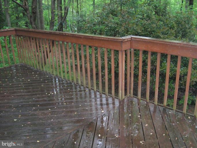 1527 Inlet Court Reston, VA 20190 - Photo 9 of 11 Huge Deck overlooking wooded privacy