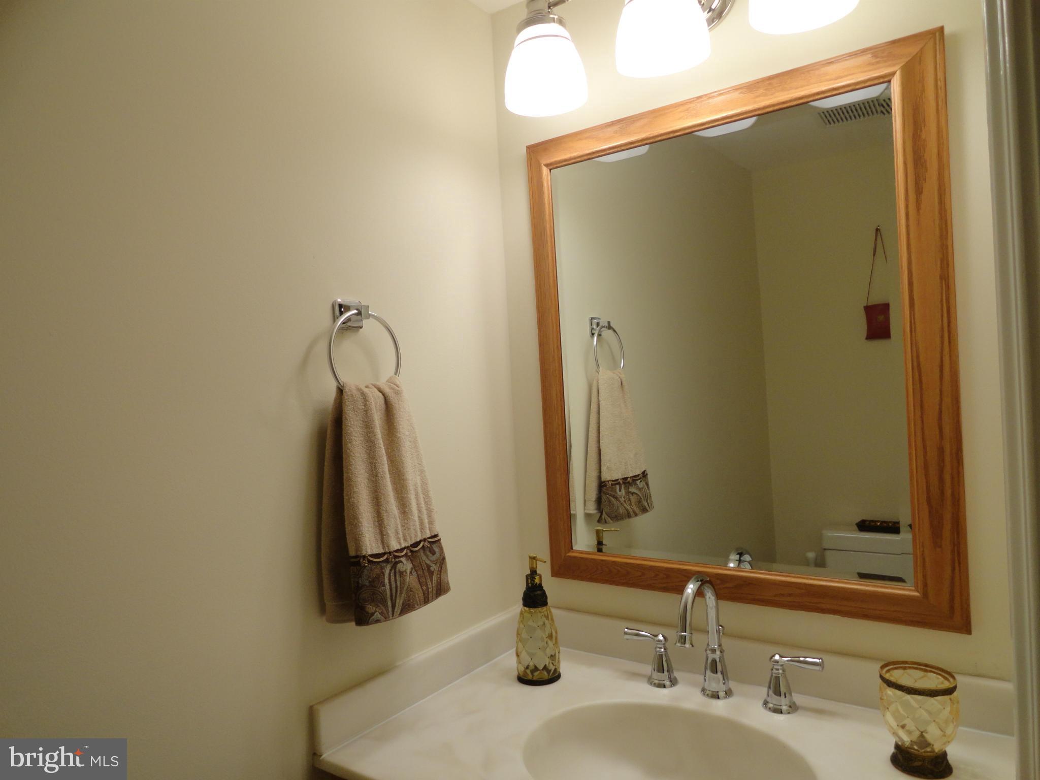 8015 Rising Ridge Road Bethesda, MD 20817 - Photo 14 of 30 Powder Room