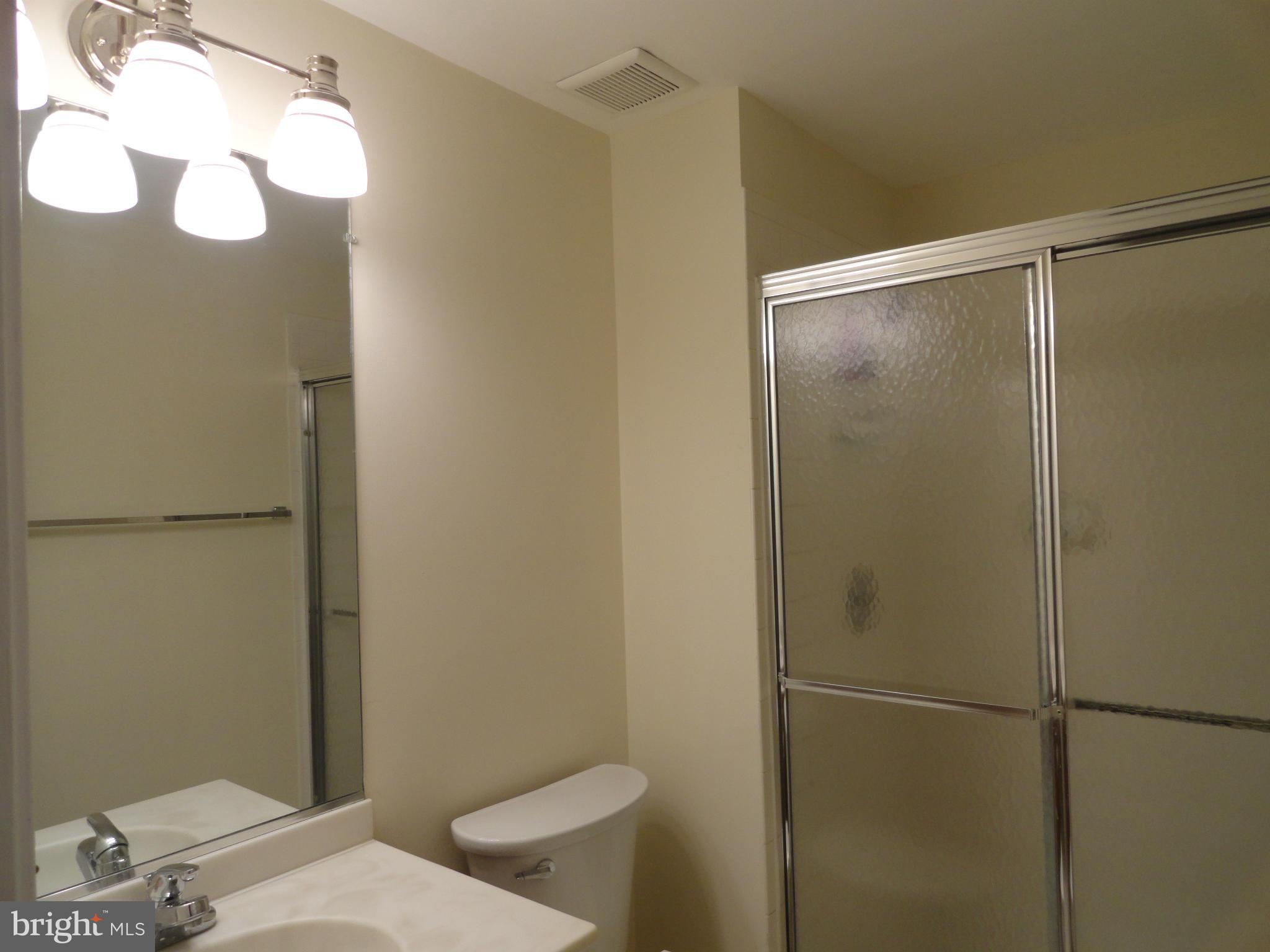 8015 Rising Ridge Road Bethesda, MD 20817 - Photo 25 of 30 Bath # 3