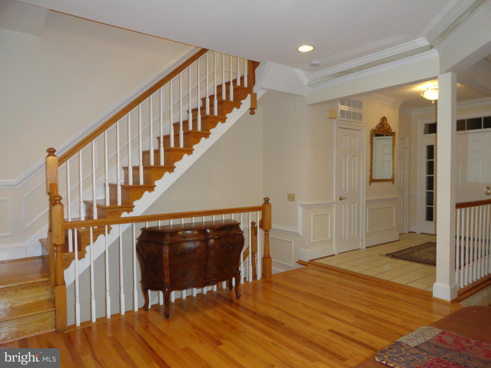 8015 Rising Ridge Road Bethesda, MD 20817 - Photo 4 of 30 Foyer