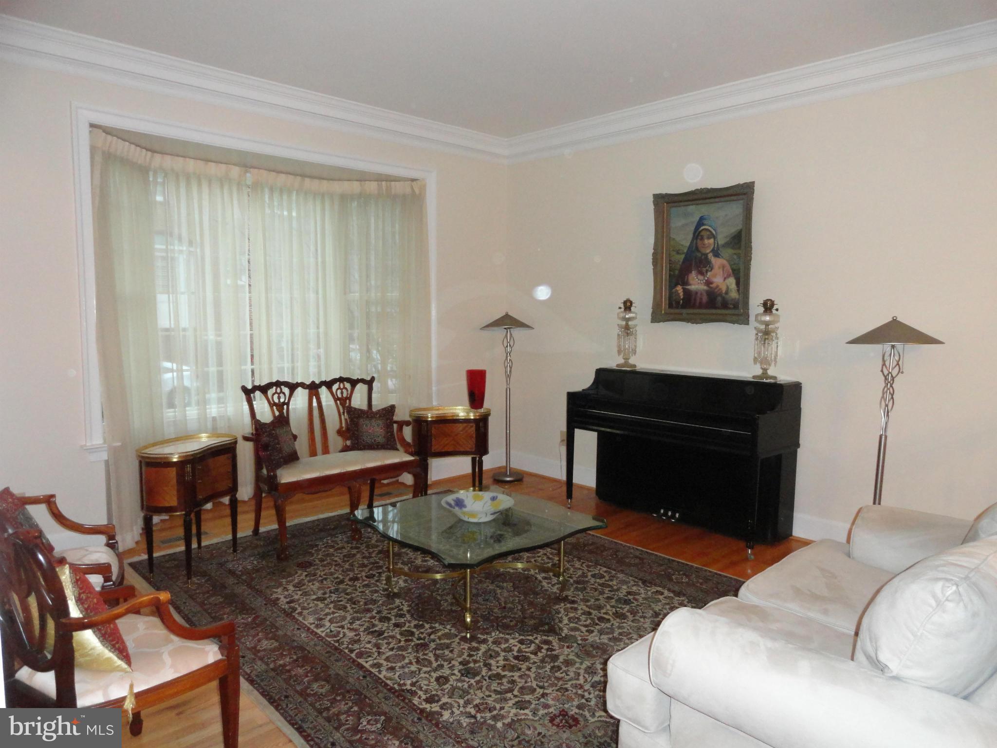 8015 Rising Ridge Road Bethesda, MD 20817 - Photo 6 of 30 Living Room