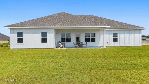 $420,900 | 6632 Palm Pointe Drive, Ocean Springs, MS 39564