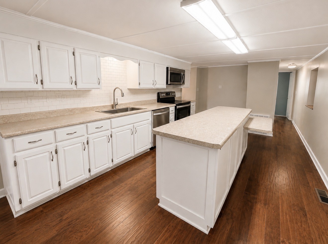 876 West Point Road Lawrenceburg, TN 38464 - Photo 5 of 30