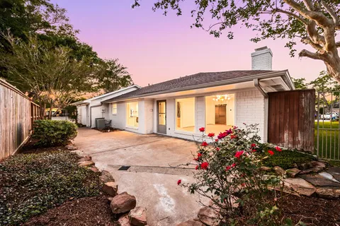 $550,000 | 3102 Rockmoor Court, Sugar Land, TX 77478