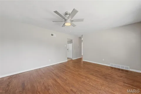 $195,000 | 3 Mullanphy Court, Florissant, MO 63031