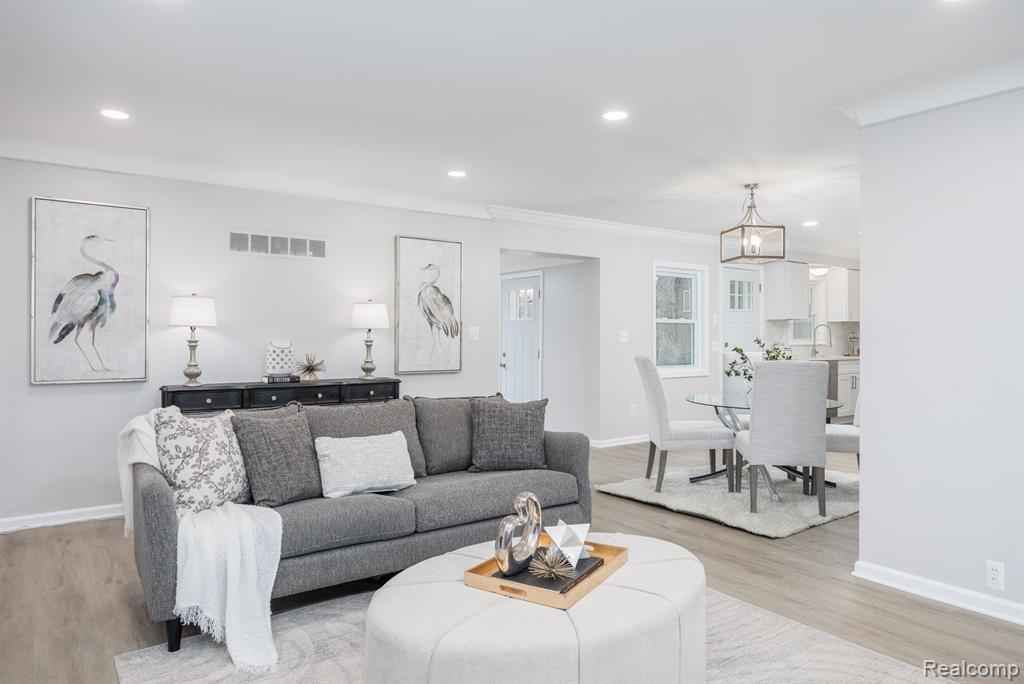 1337 Torrey Road Grosse Pointe Woods, MI 48236 - Photo 6 of 31