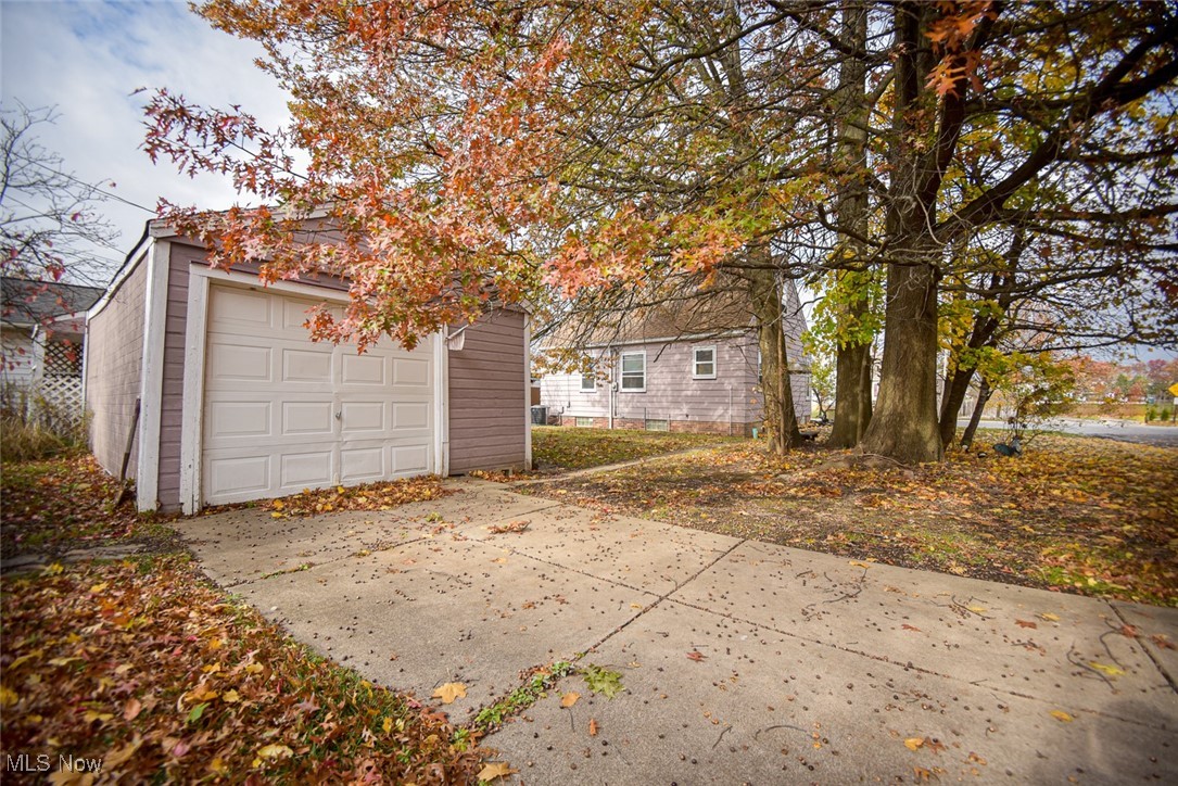 2901 Ralph Avenue Cleveland, OH 44109 - Photo 39 of 48 Gallery Image 39