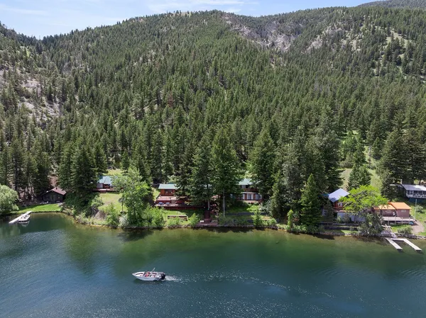 $950,000 | 3332 Indian Trail Track, Wolf Creek, MT 59648