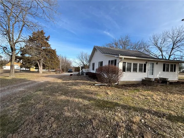 $575,000 | 2569 Valley Road, Fulton, KS 66738