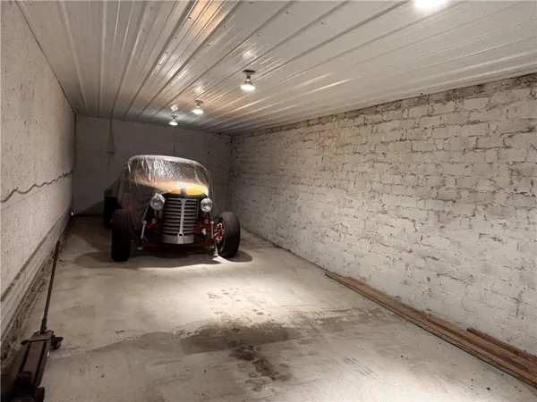 $575,000 | 2569 Valley Road, Fulton, KS 66738