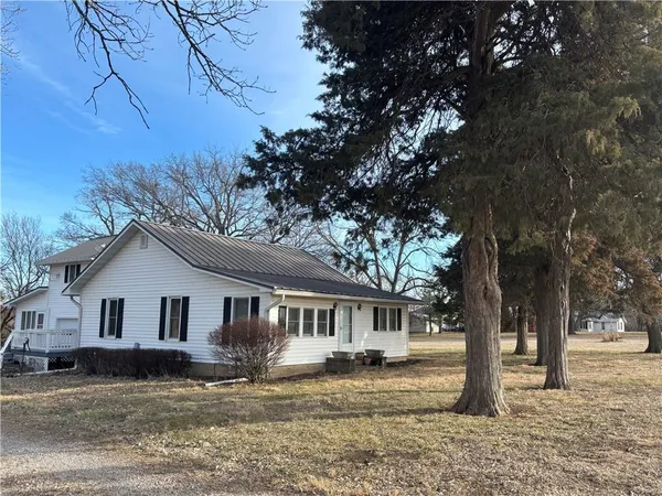 $575,000 | 2569 Valley Road, Fulton, KS 66738