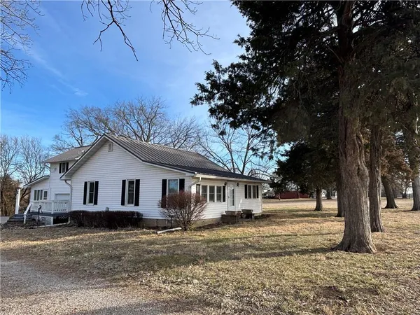 $575,000 | 2569 Valley Road, Fulton, KS 66738