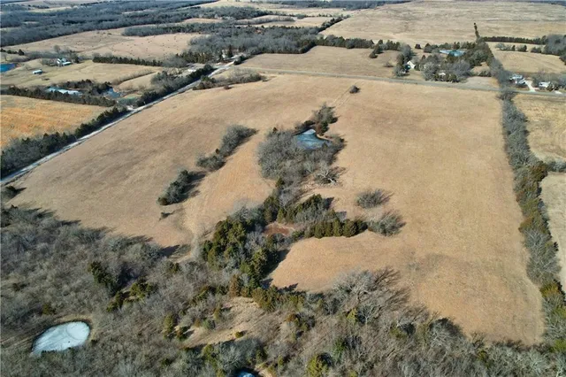 $575,000 | 2569 Valley Road, Fulton, KS 66738