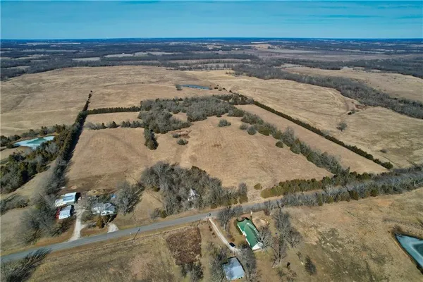 $575,000 | 2569 Valley Road, Fulton, KS 66738