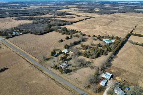 $575,000 | 2569 Valley Road, Fulton, KS 66738