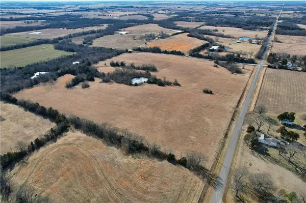 $575,000 | 2569 Valley Road, Fulton, KS 66738