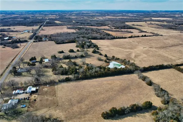 $575,000 | 2569 Valley Road, Fulton, KS 66738