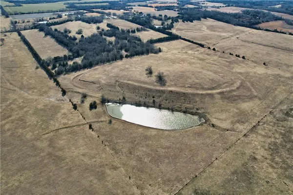 $575,000 | 2569 Valley Road, Fulton, KS 66738