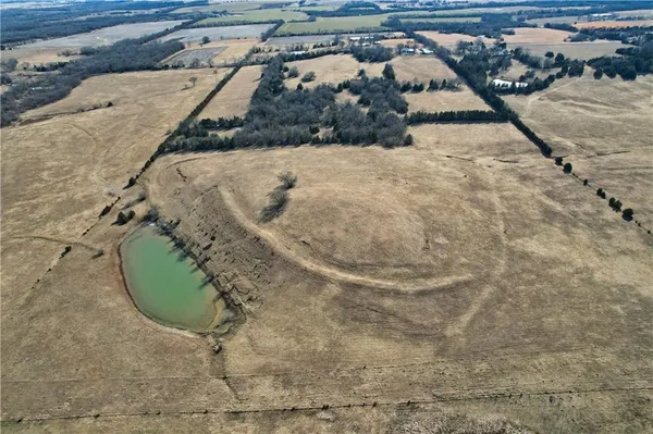 $575,000 | 2569 Valley Road, Fulton, KS 66738